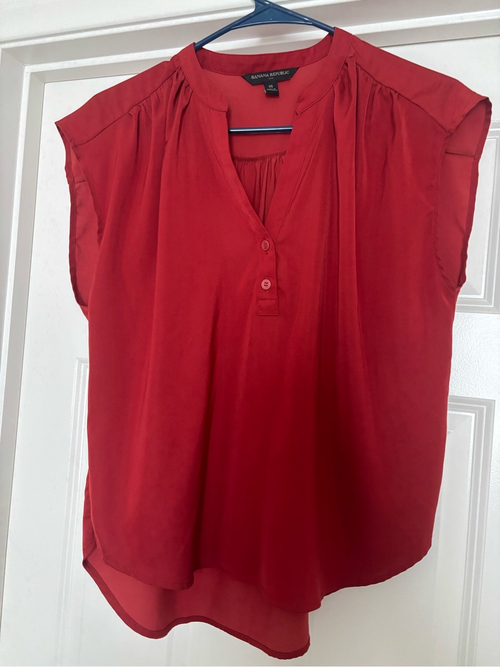 Banana Republic Red sleeveless Blouse